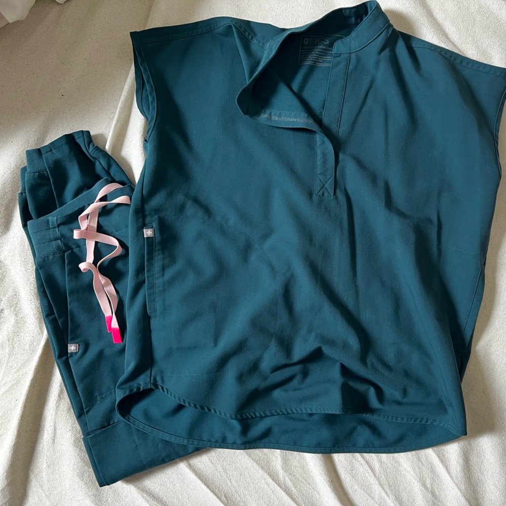 Figs Scrubs Set - Caribbean Blue